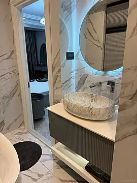 Satılır 5 otaqlı mənzil 210 m²