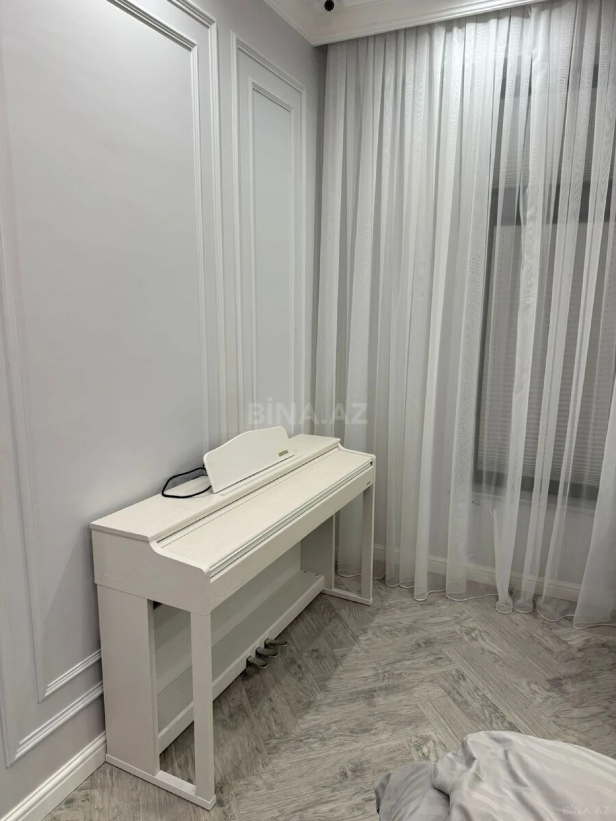 Satılır 5 otaqlı mənzil 210 m²