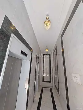 Satılır 5 otaqlı mənzil 210 m²