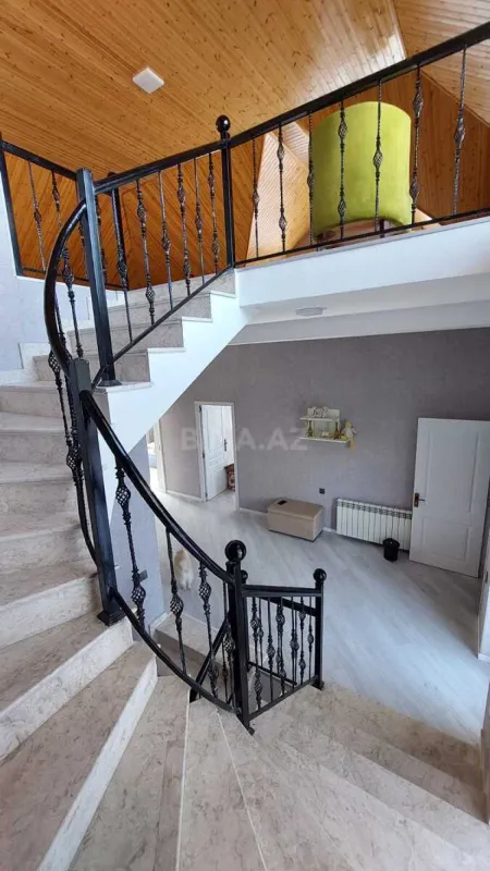 Kirayə verilir 5 otaqlı həyət evi 300 m²