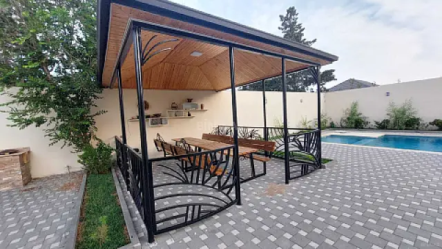Kirayə verilir 5 otaqlı həyət evi 300 m²