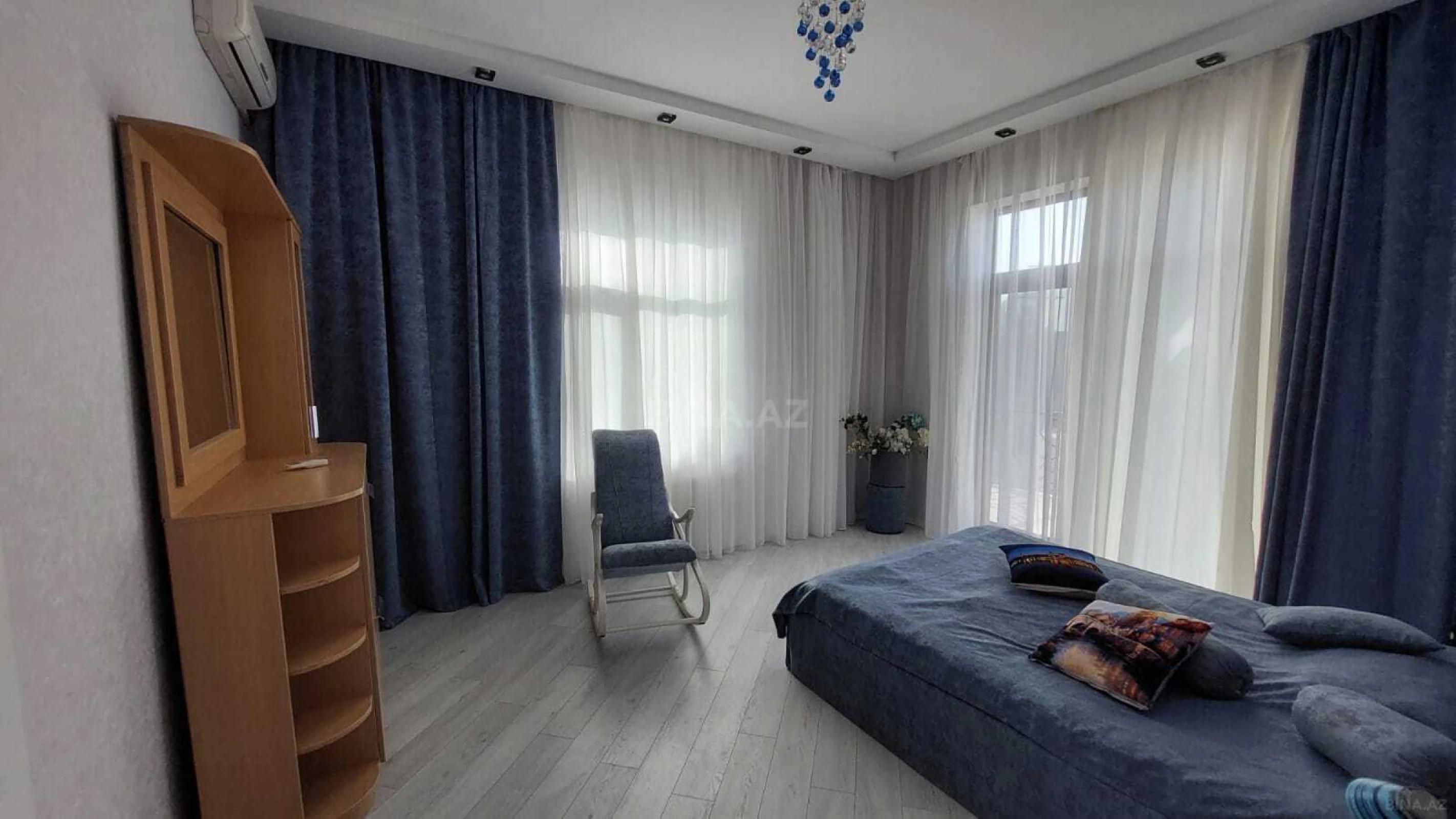Kirayə verilir 5 otaqlı həyət evi 300 m²