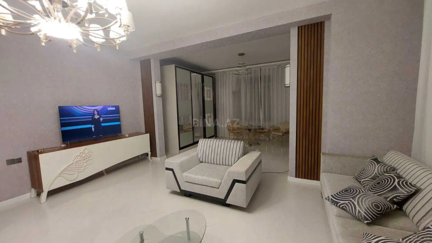 Kirayə verilir 5 otaqlı həyət evi 300 m²