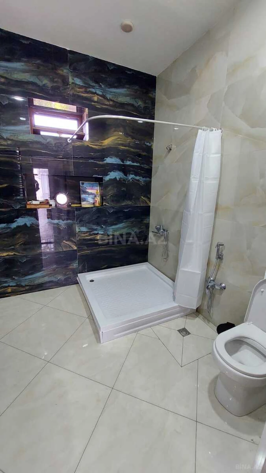 Kirayə verilir 5 otaqlı həyət evi 300 m²