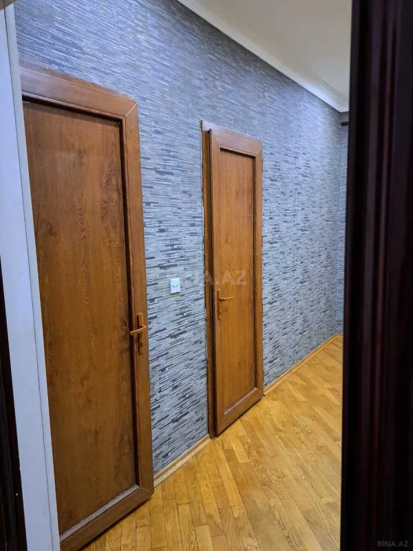 Satılır 3 otaqlı mənzil 140 m²