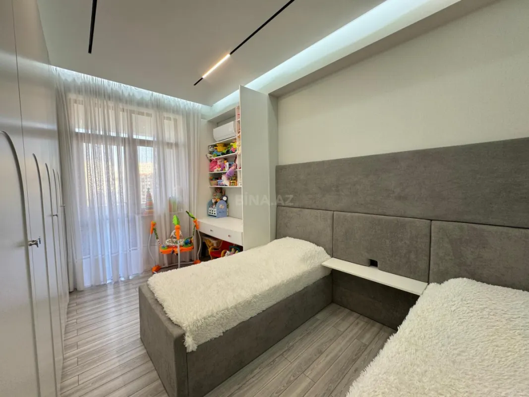 Satılır 3 otaqlı mənzil 110 m²