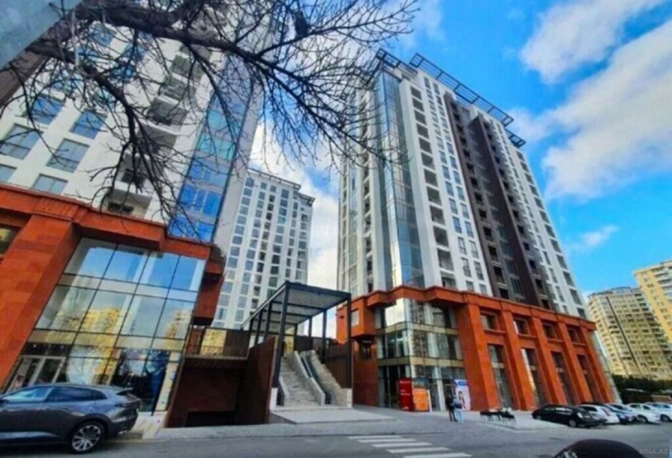 Kirayə verilir 4 otaqlı mənzil 170 m²