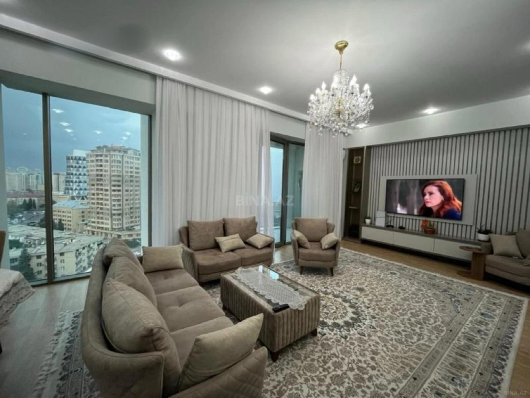 Kirayə verilir 4 otaqlı mənzil 170 m²