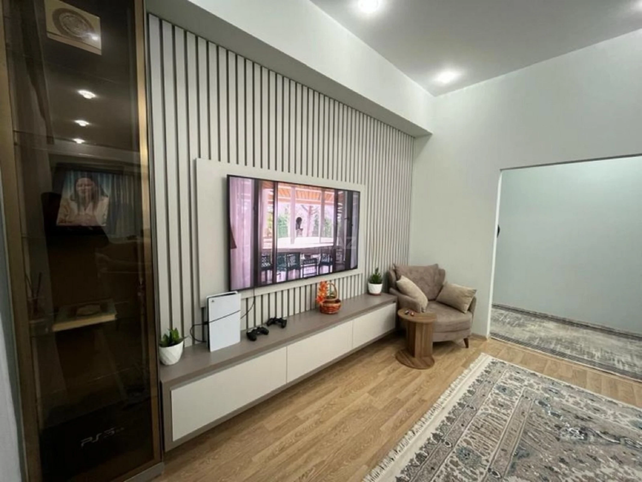 Kirayə verilir 4 otaqlı mənzil 170 m²