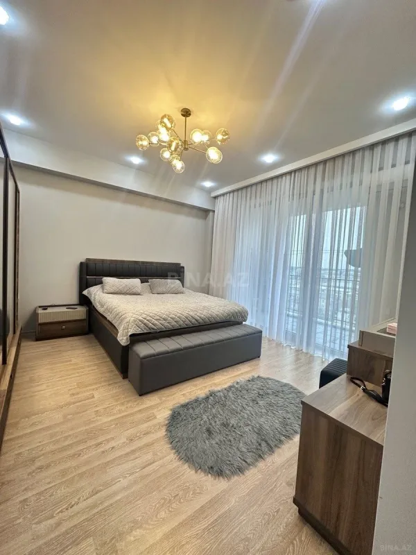 Kirayə verilir 4 otaqlı mənzil 170 m²