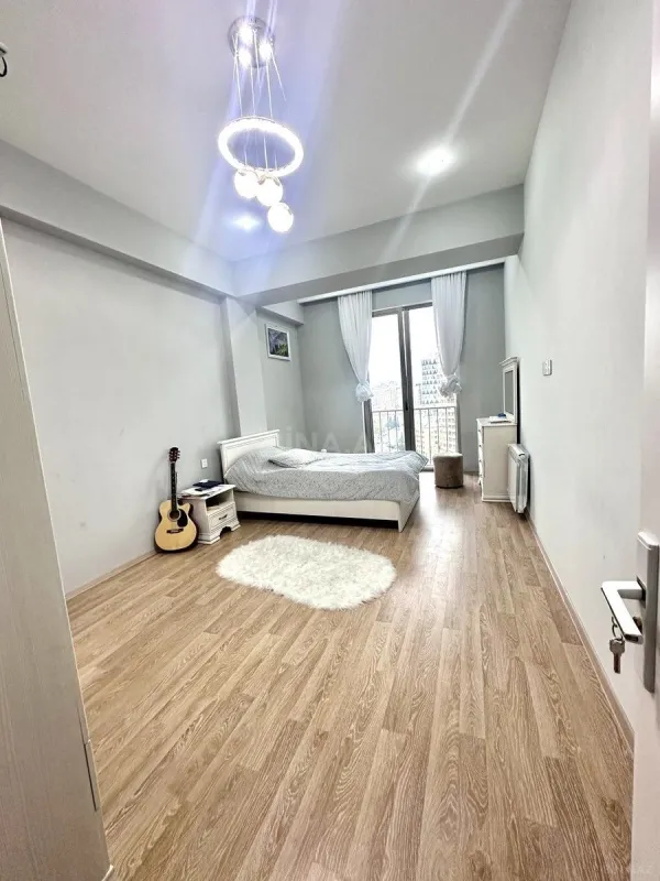Kirayə verilir 4 otaqlı mənzil 170 m²