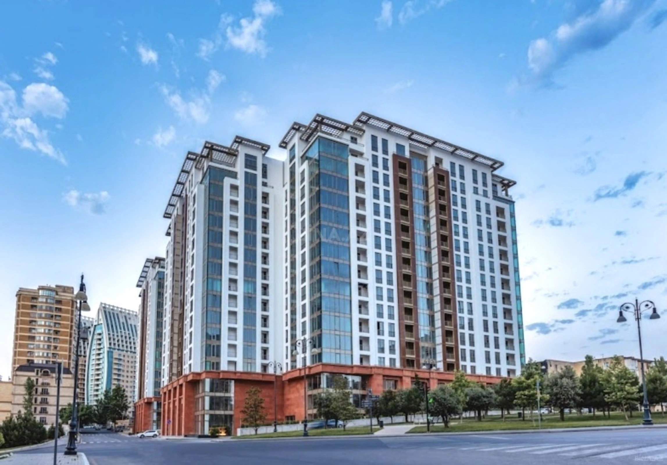 Kirayə verilir 4 otaqlı mənzil 170 m²