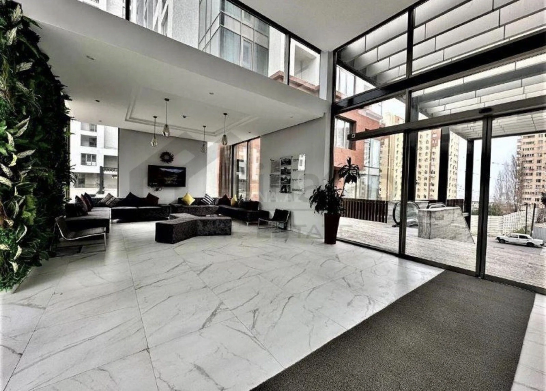 Kirayə verilir 4 otaqlı mənzil 170 m²