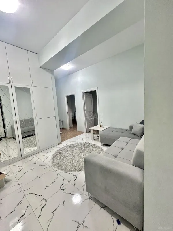 Kirayə verilir 4 otaqlı mənzil 170 m²