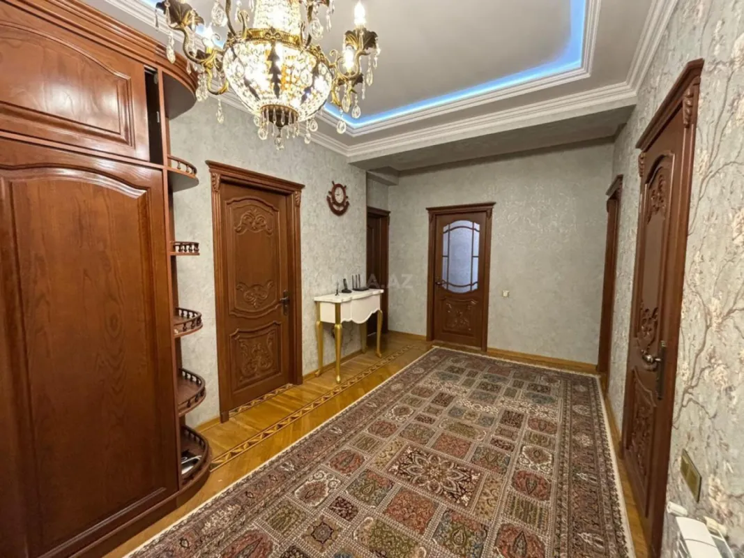 Kirayə verilir 3 otaqlı mənzil 170 m²