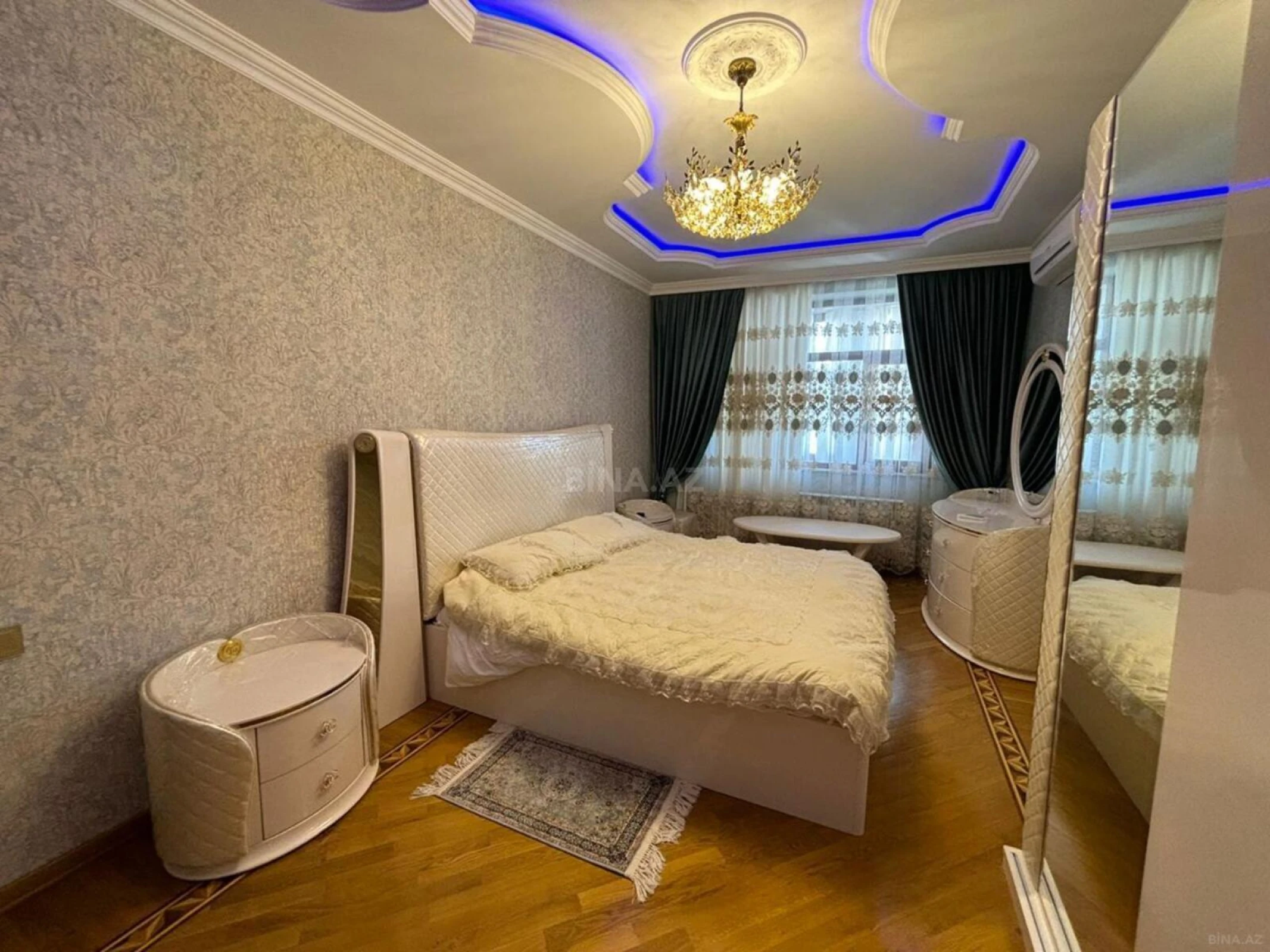 Kirayə verilir 3 otaqlı mənzil 170 m²