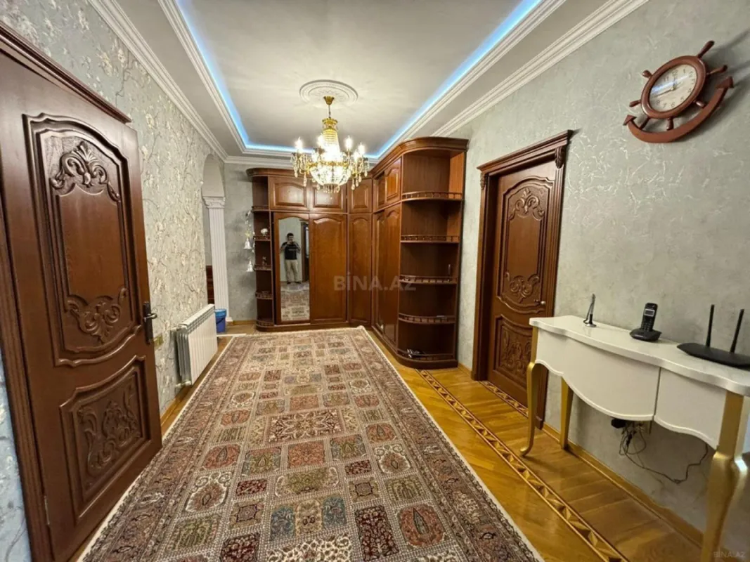 Kirayə verilir 3 otaqlı mənzil 170 m²