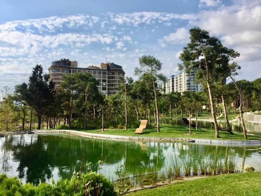 Satılır 4 otaqlı mənzil 150 m²