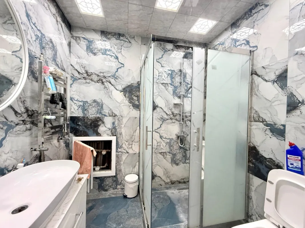 Satılır 4 otaqlı mənzil 150 m²