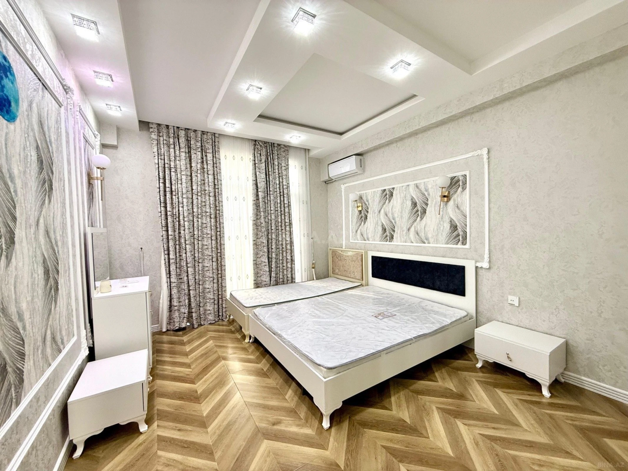 Satılır 4 otaqlı mənzil 150 m²