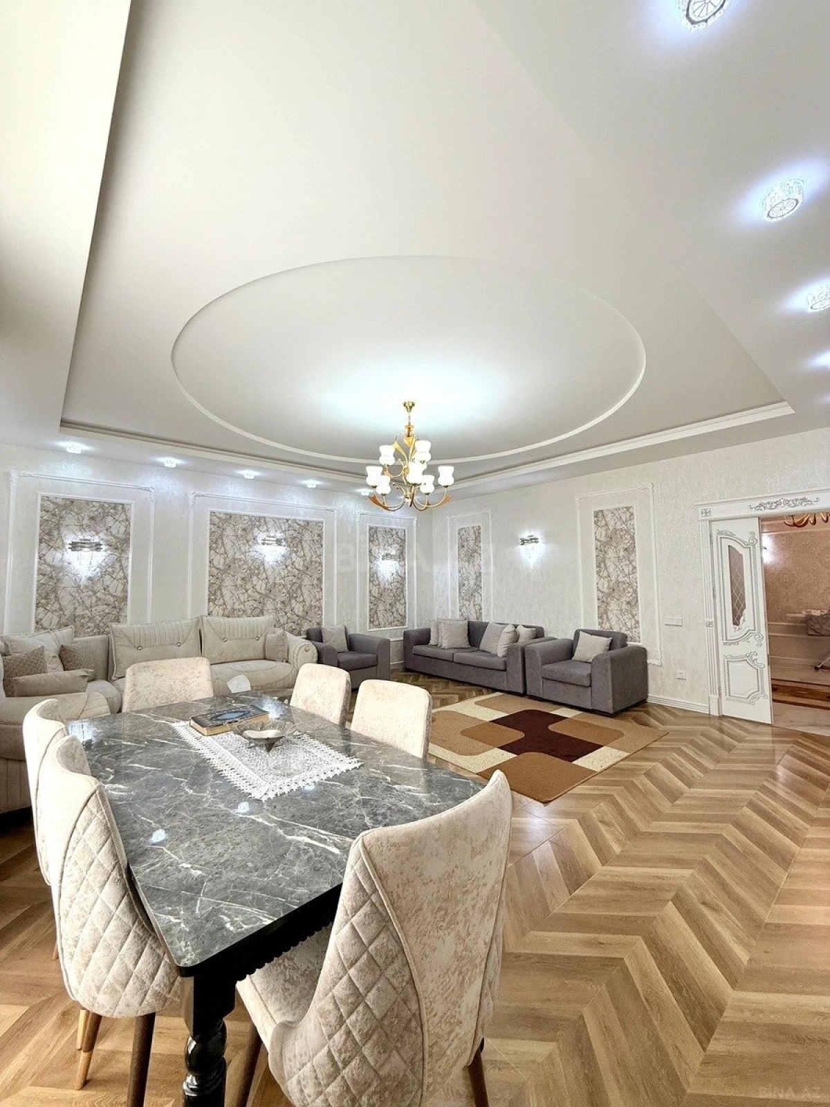 Satılır 4 otaqlı mənzil 150 m²