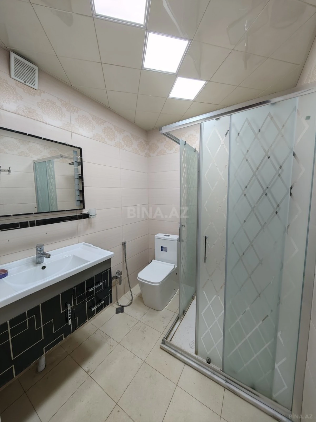 Satılır 2 otaqlı mənzil 60 m²