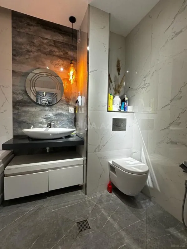 Satılır 2 otaqlı mənzil 67 m²