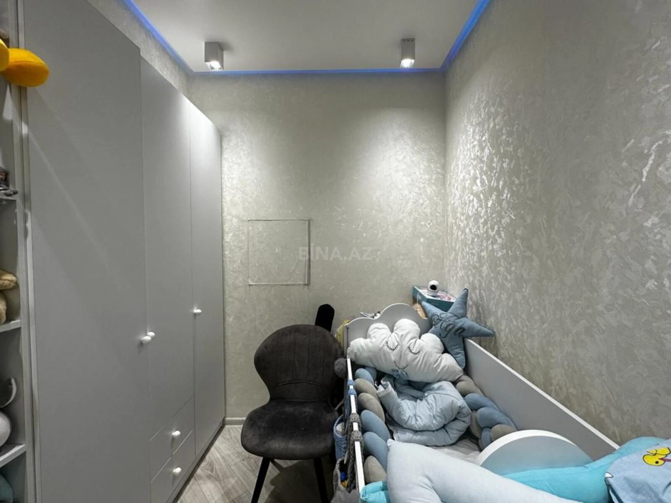 Satılır 2 otaqlı mənzil 67 m²