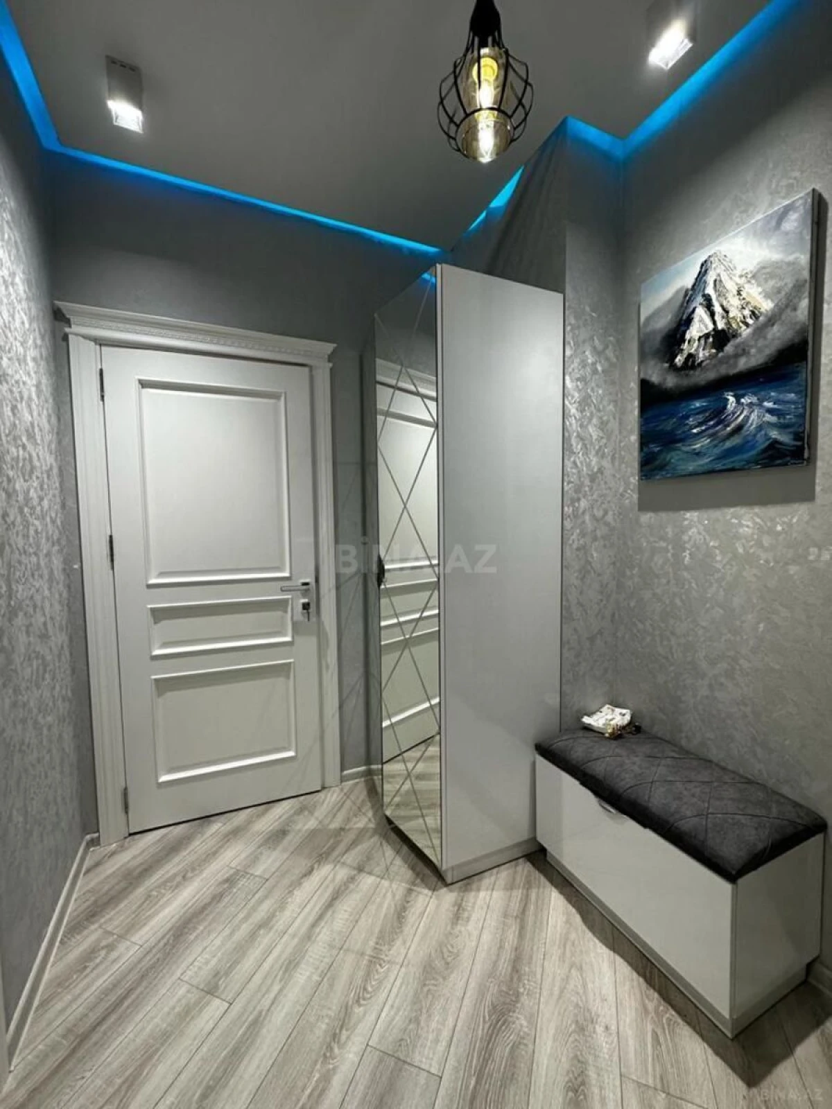 Satılır 2 otaqlı mənzil 67 m²