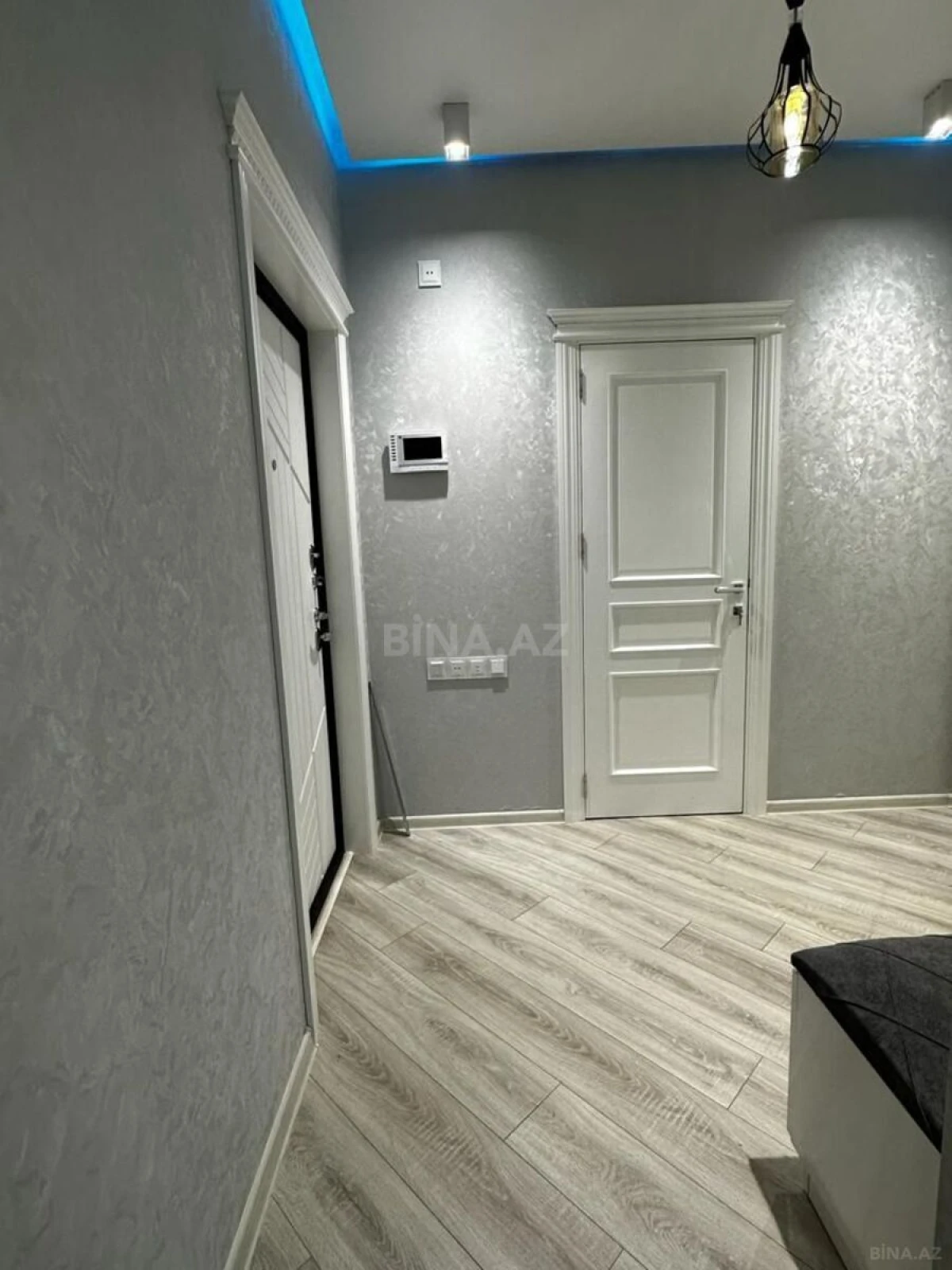 Satılır 2 otaqlı mənzil 67 m²