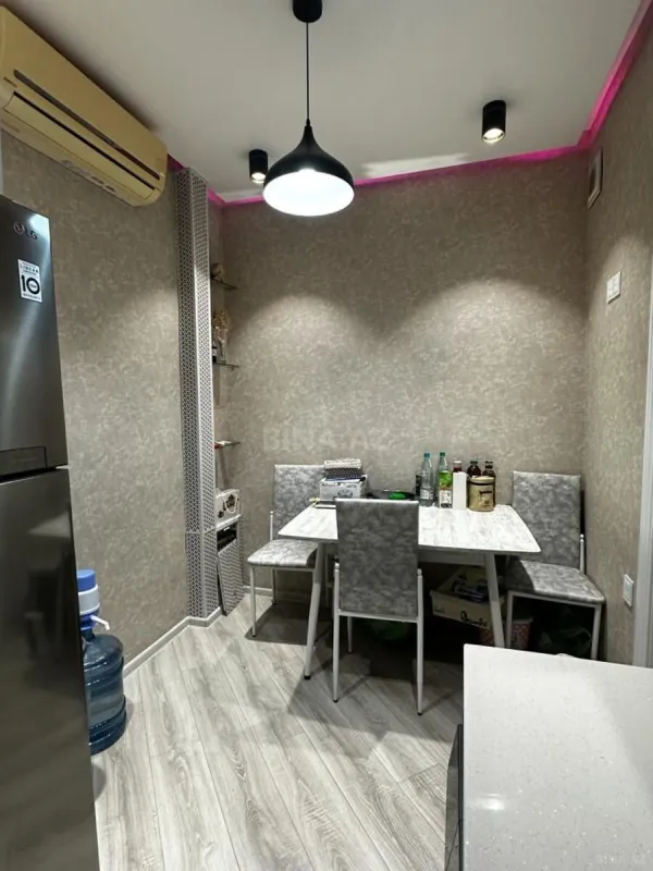 Satılır 2 otaqlı mənzil 67 m²