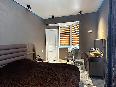 Satılır 2 otaqlı mənzil 67 m²