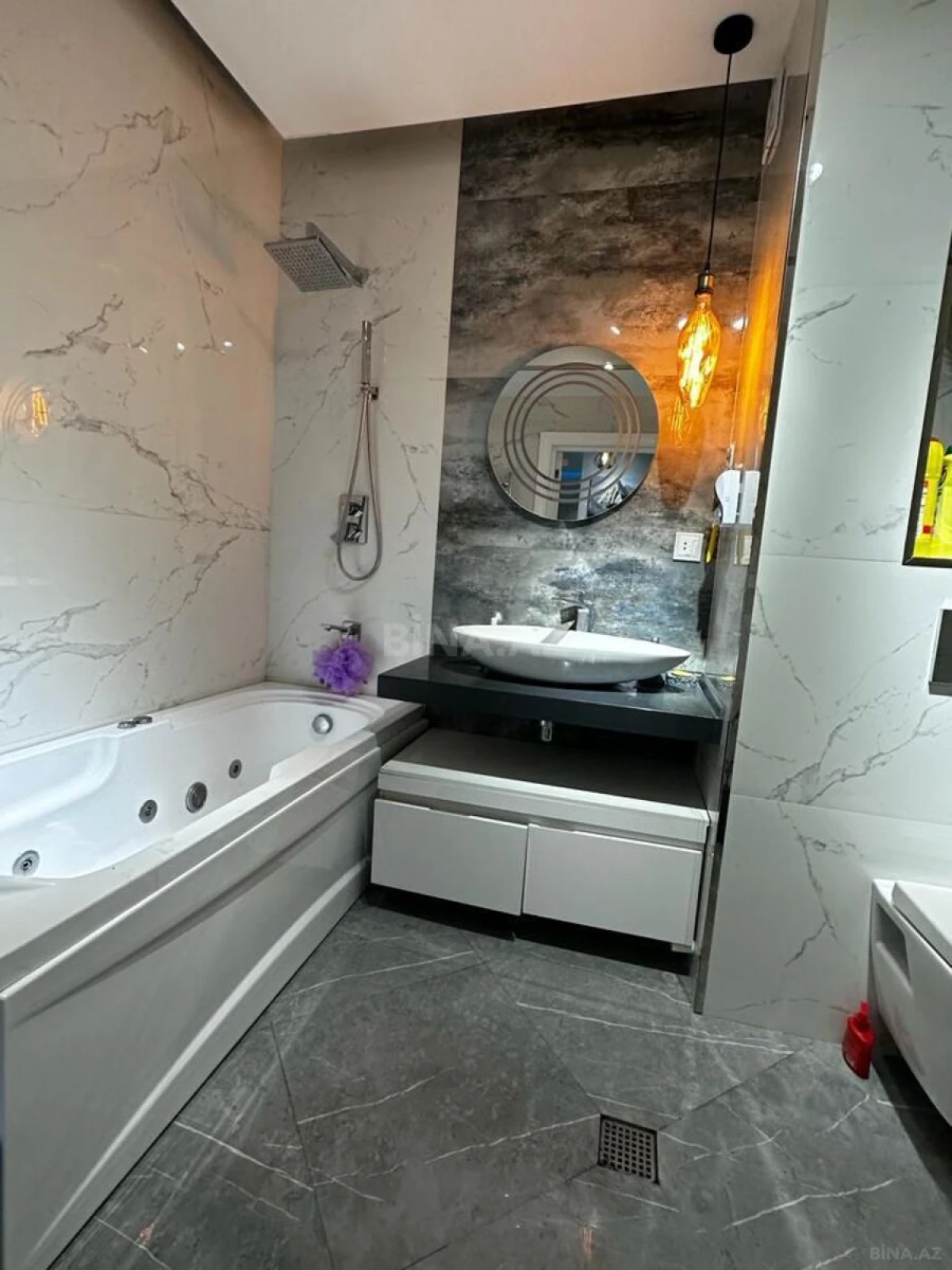 Satılır 2 otaqlı mənzil 67 m²