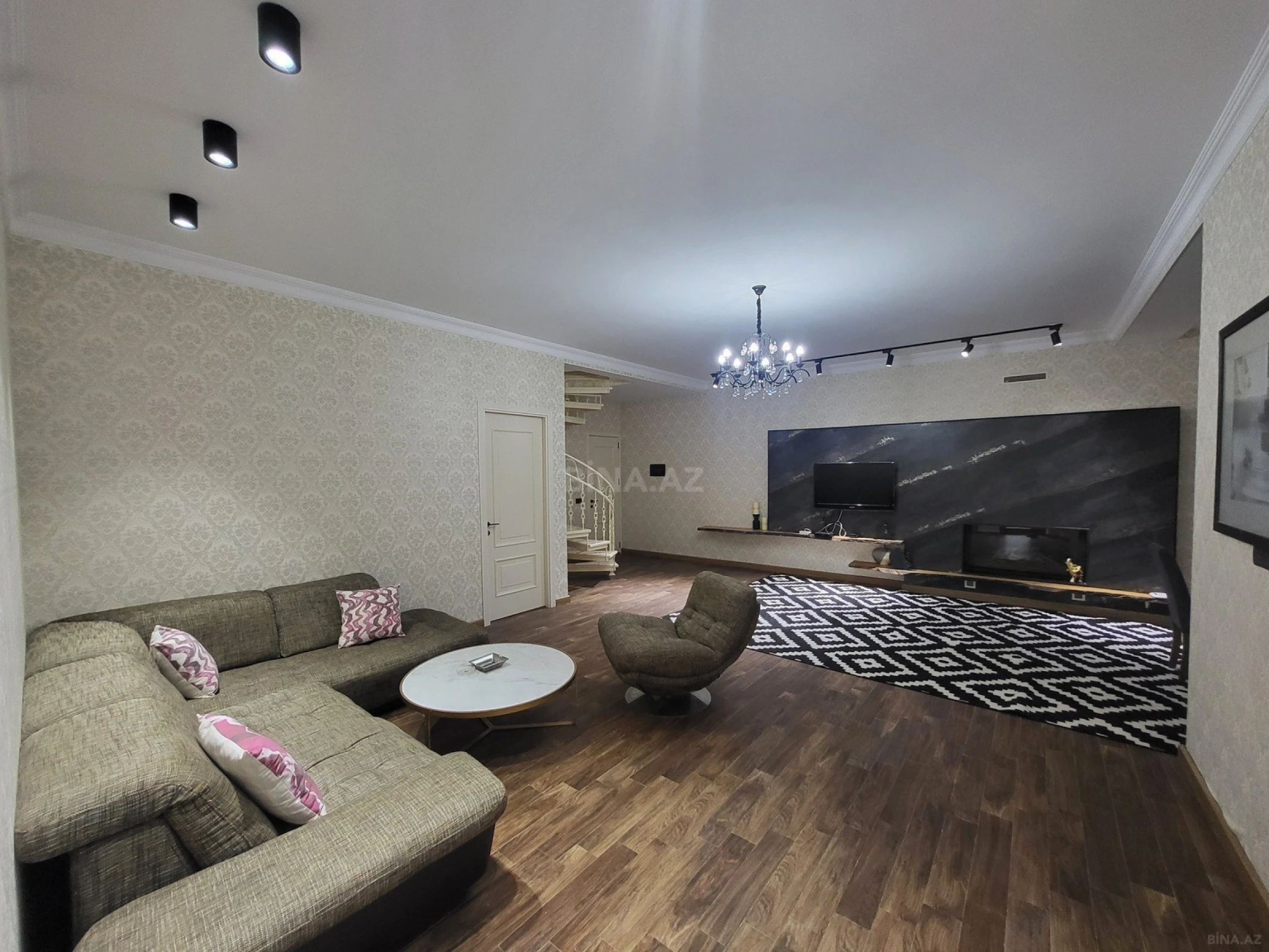 Satılır 4 otaqlı həyət evi 220 m²