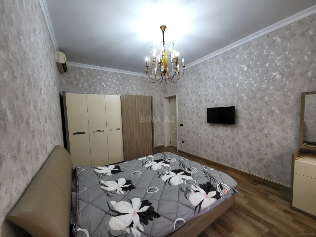 Satılır 4 otaqlı həyət evi 220 m²