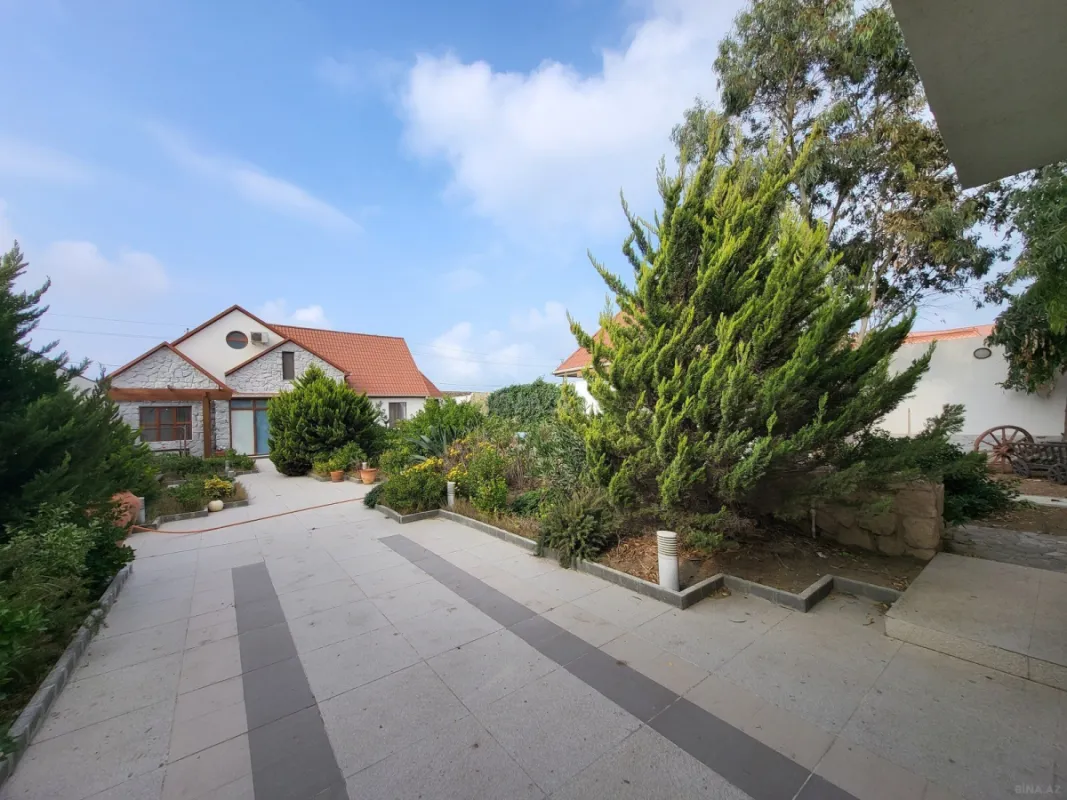 Satılır 4 otaqlı həyət evi 220 m²