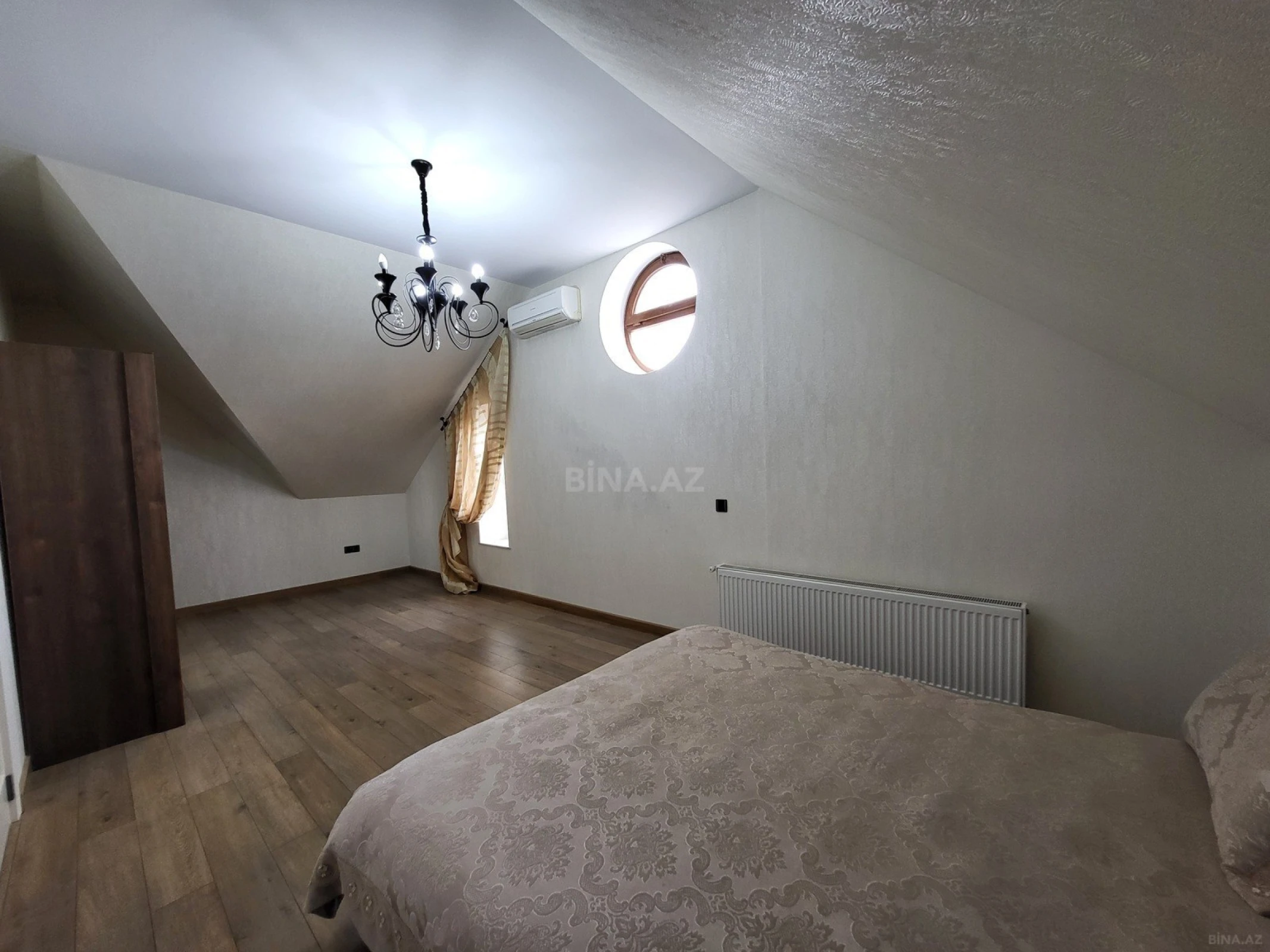 Satılır 4 otaqlı həyət evi 220 m²