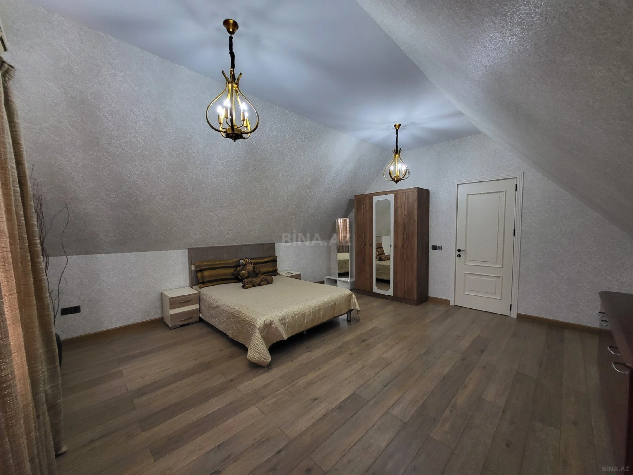 Satılır 4 otaqlı həyət evi 220 m²