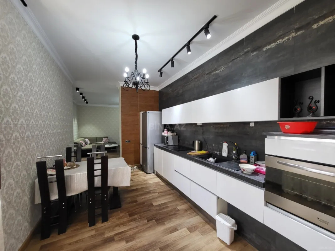 Satılır 4 otaqlı həyət evi 220 m²