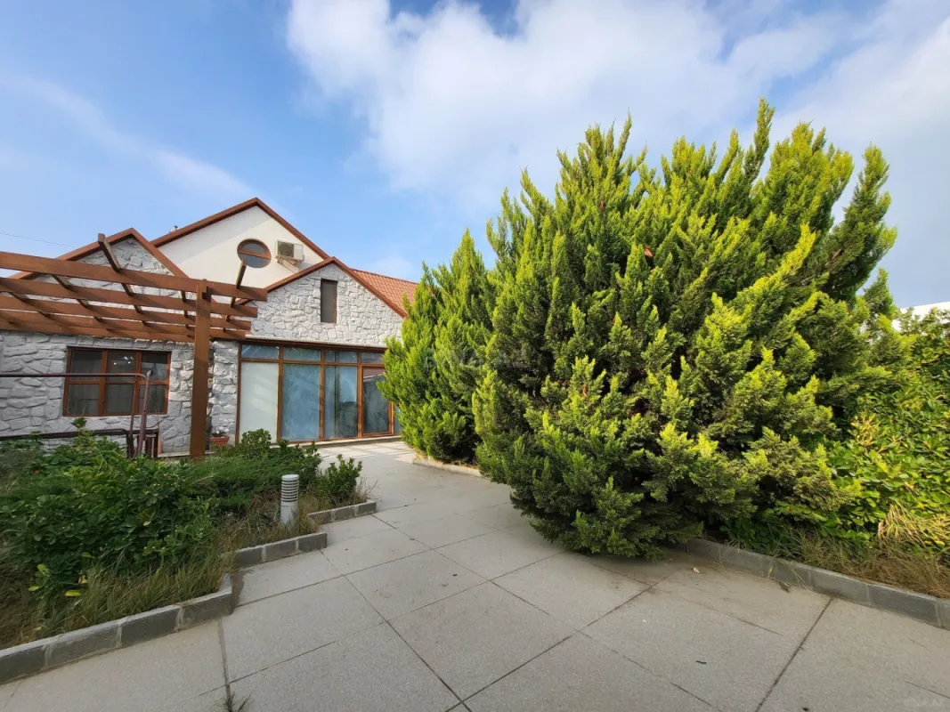 Satılır 4 otaqlı həyət evi 220 m²