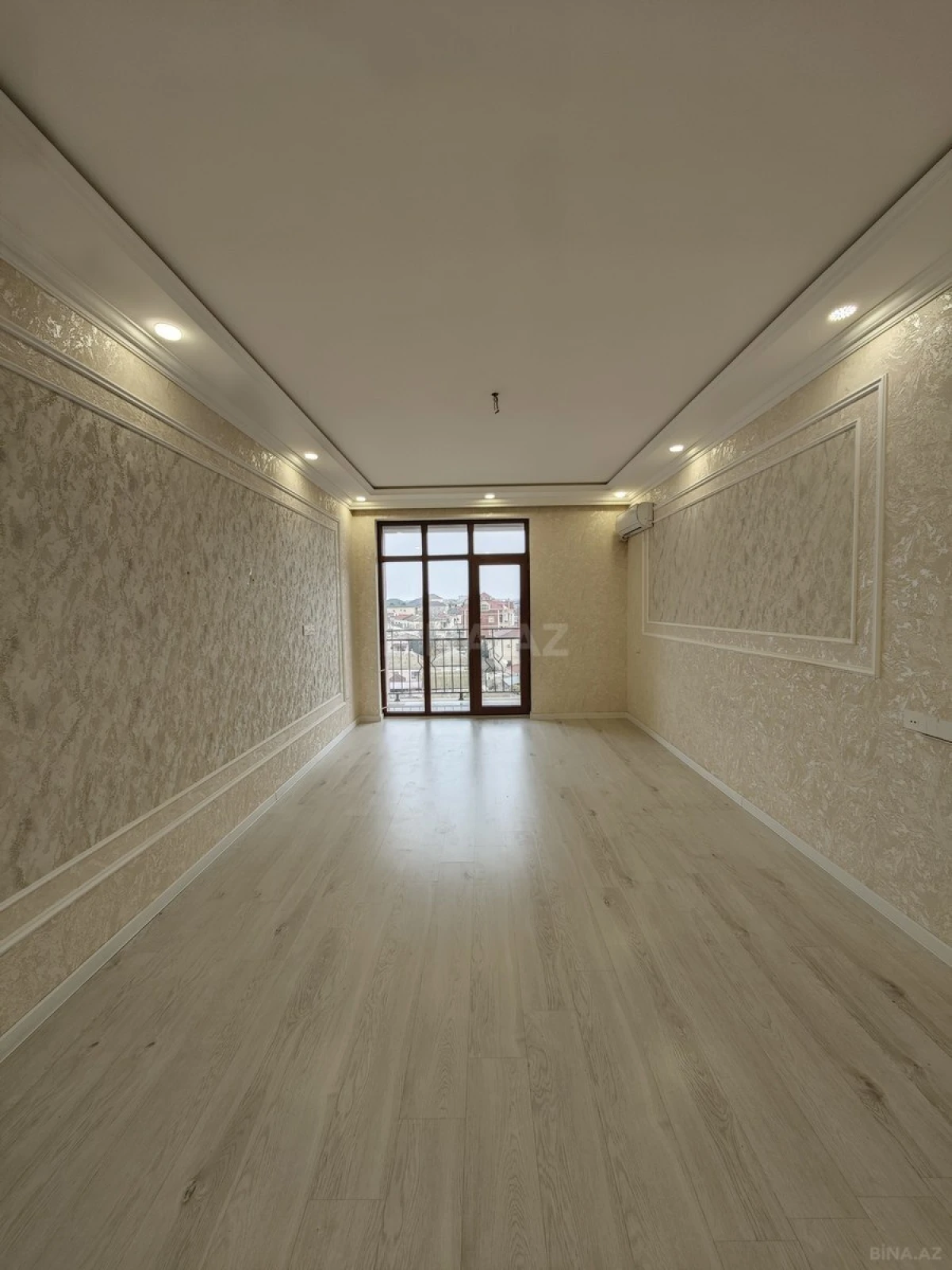 Satılır 2 otaqlı mənzil 75 m²