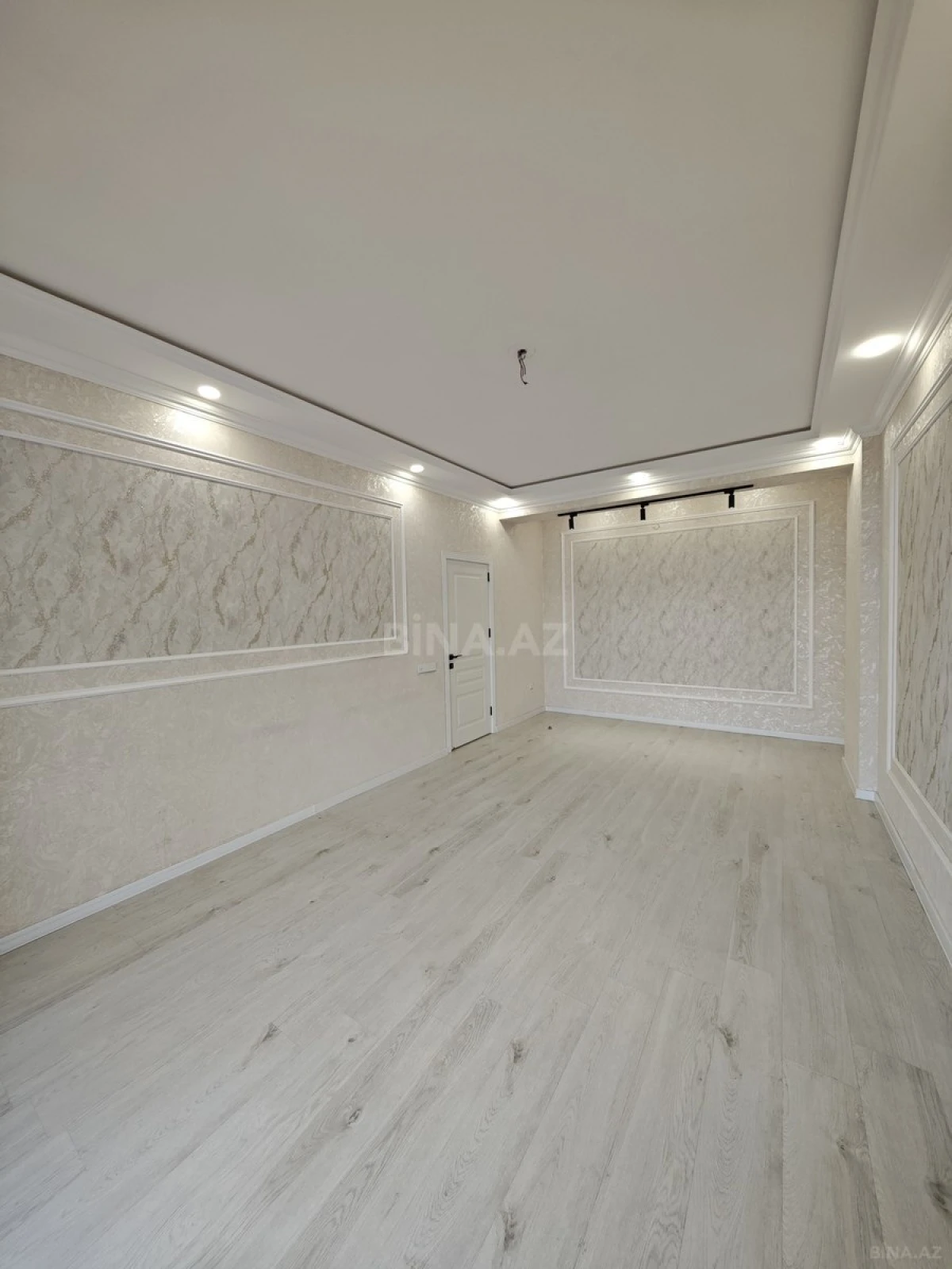 Satılır 2 otaqlı mənzil 75 m²