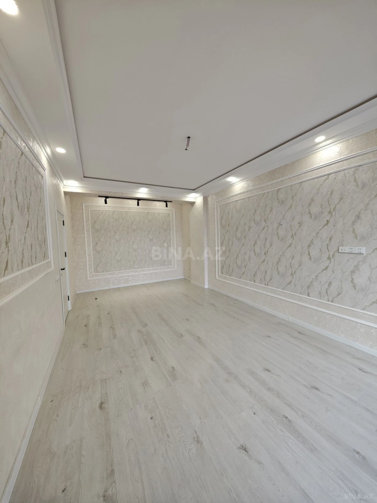 Satılır 2 otaqlı mənzil 75 m²