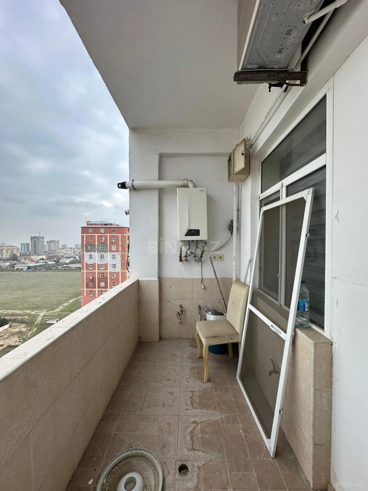 Satılır 4 otaqlı mənzil 135 m²