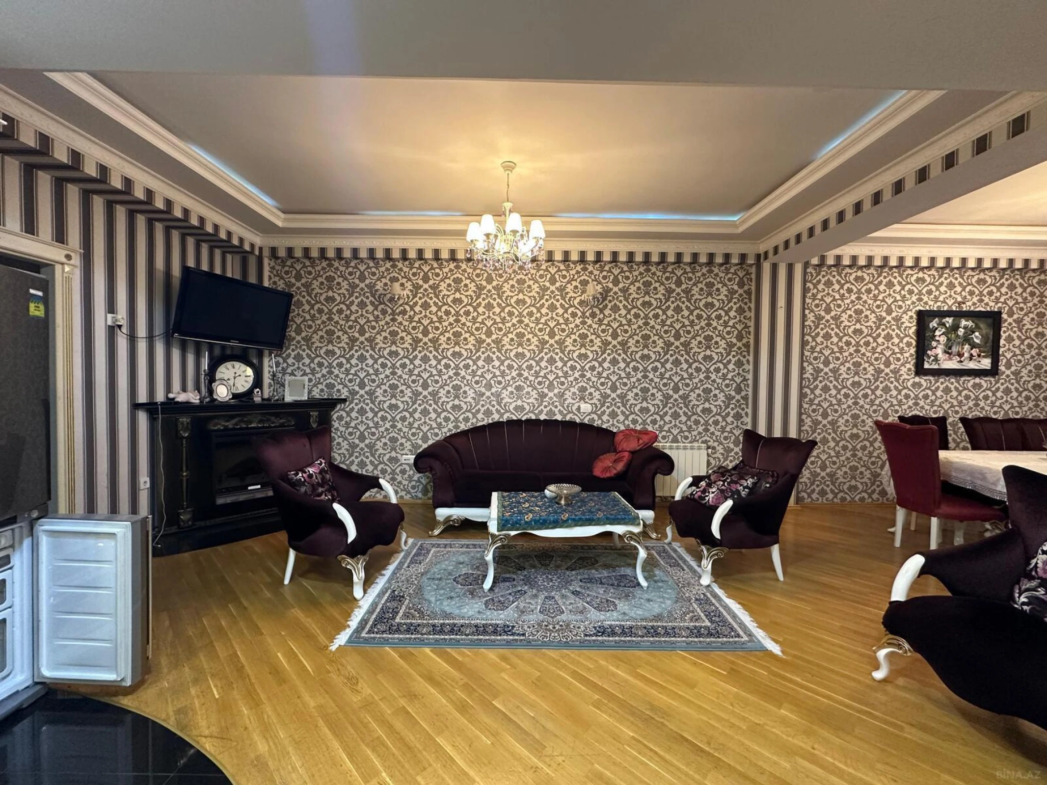 Satılır 4 otaqlı mənzil 135 m²