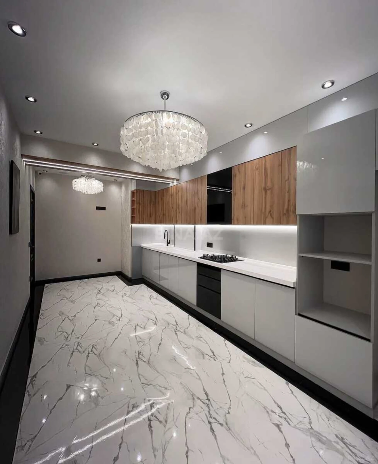 Satılır 3 otaqlı mənzil 134 m²