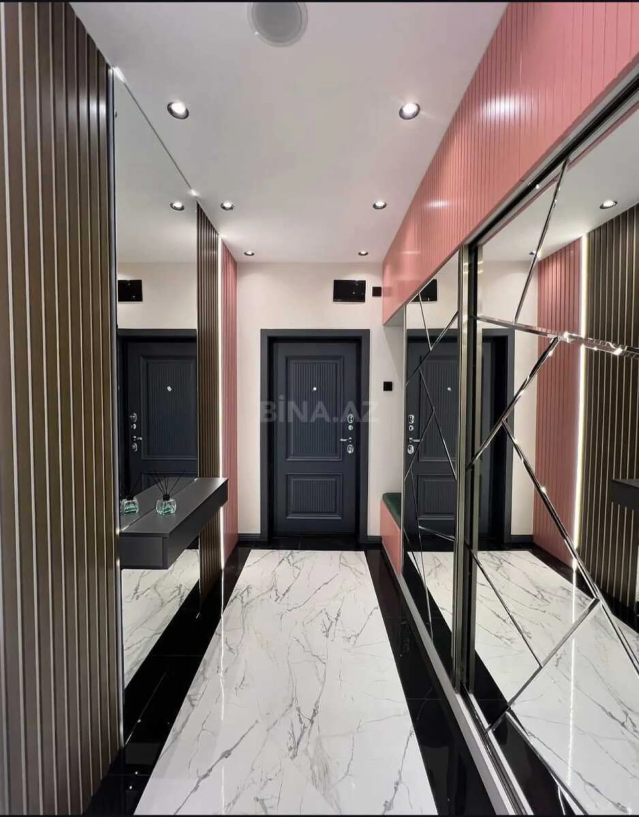 Satılır 3 otaqlı mənzil 134 m²