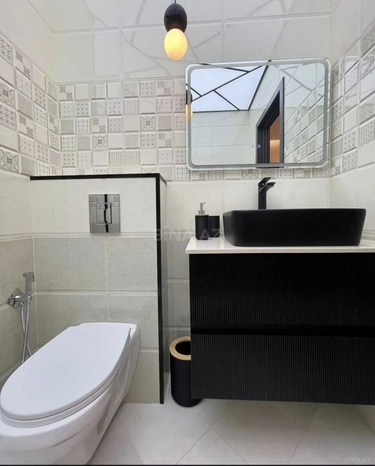 Satılır 3 otaqlı mənzil 134 m²