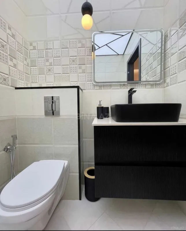 Satılır 3 otaqlı mənzil 134 m²