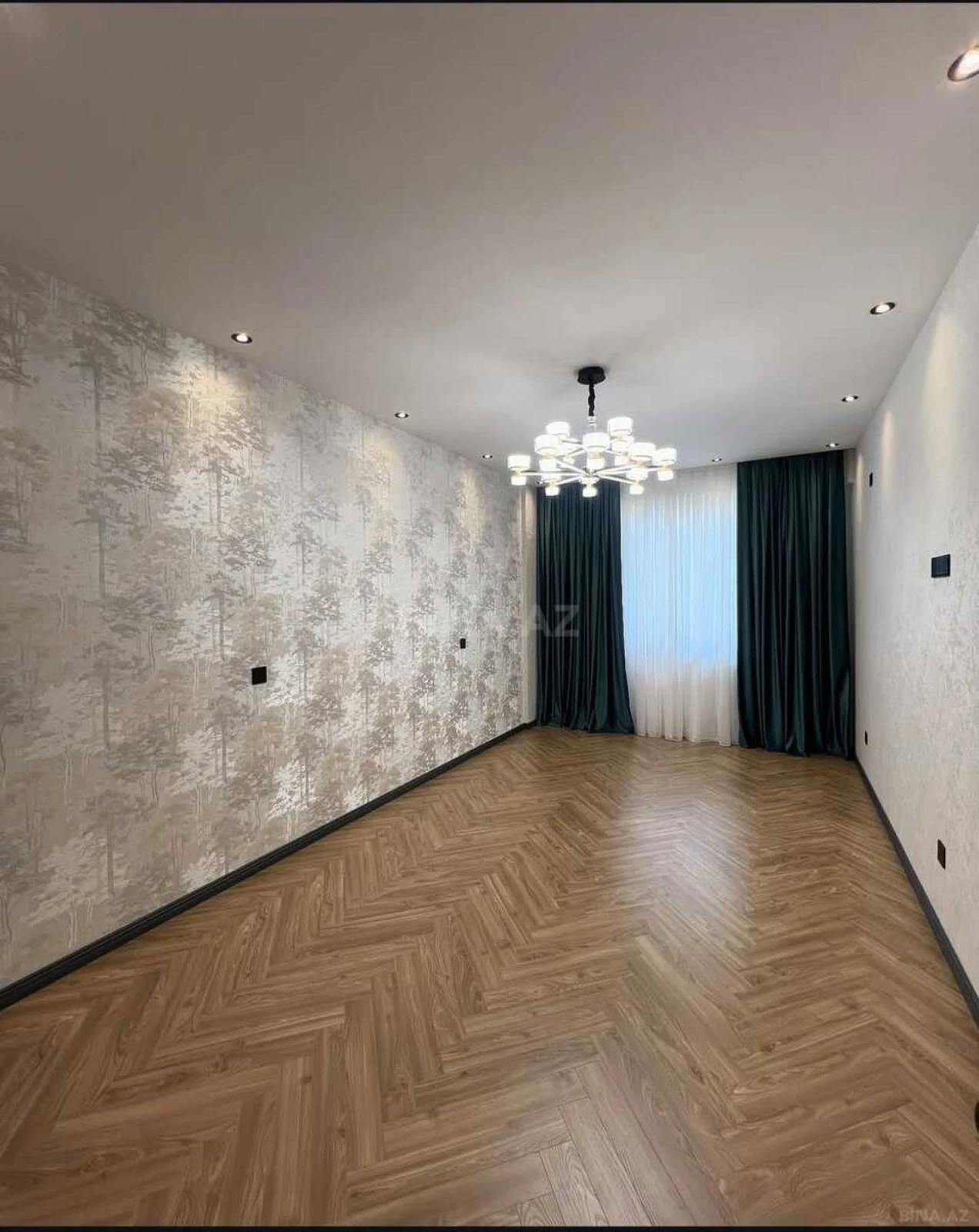 Satılır 3 otaqlı mənzil 134 m²